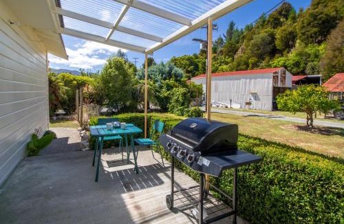 Kaiteriteri House | Kauri Cottage - Marahau Holiday Home
