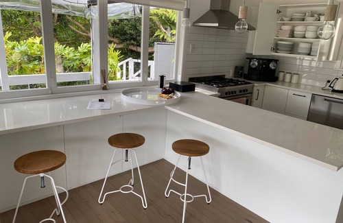 Kawau Island Resort | Kawau Lodge - Kotuku Master Suite plus 6 bedrooms