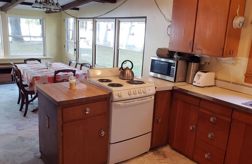 New Auburn House | Kayaking, fishing, swimming, and relax!