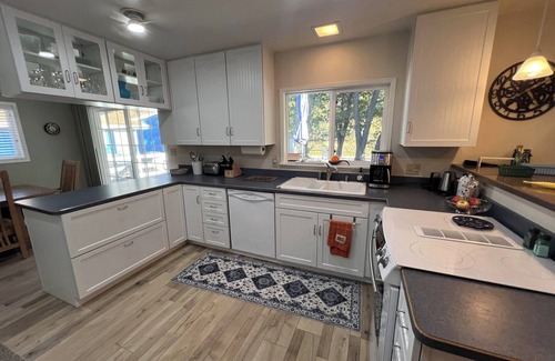 Montague House | Kayaking Mecca! Stay at our Klamath Riverfront Retreat in Copco Valley