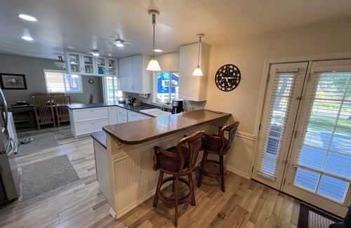 Montague House | Kayaking Mecca! Stay at our Klamath Riverfront Retreat in Copco Valley