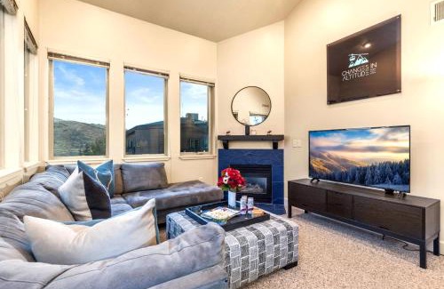 Kimball Junction Apartment | KBM Resorts Crestview Condos Spacious condo near Olympic Park with gas fireplace year-round pool hot tub and shuttle access CVC-308B
