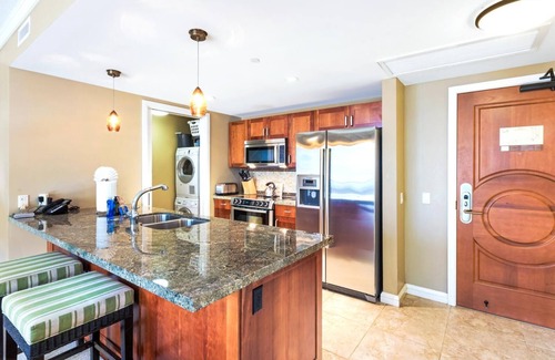 Honokowai Condo | KBM Resorts | Spacious 6-Bedroom Honua Kai Collection | Multi Unit Listing | Same Floor | Ocean Views + 4 Free Rental Cars! HKH-318/32/38/44/48