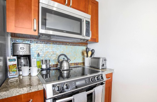 Honokowai Condo | KBM Resorts | Spacious 6-Bedroom Honua Kai Collection | Multi Unit Listing | Same Floor | Ocean Views + 4 Free Rental Cars! HKH-318/32/38/44/48