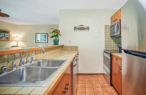 Hanamaulu Condo | KBVC3 · Tropical 1 Bedroom with 2 Full Bath at Resort