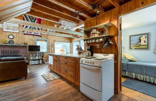 Waterford Cottage | Kedar Brook Cottage on Keoka Lake