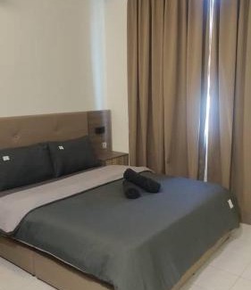 Kampung Tanjung Kapur Apartment | Kediaman Kapas - Modern loft overlooking Kapas Island