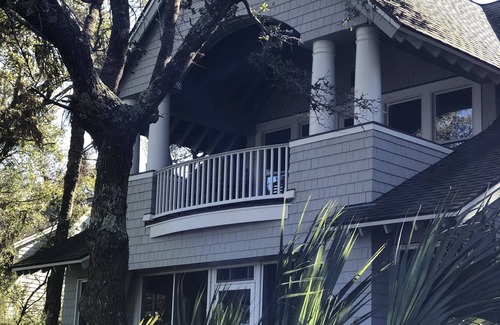 Keepers Landing House | Keepers Landing Creek Front Gem! Club memberships Close to East Beach Great view