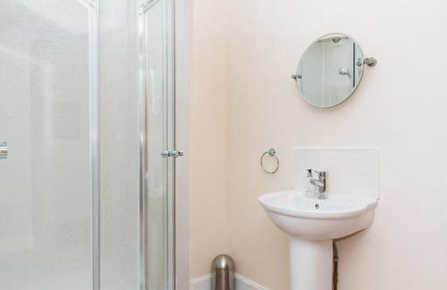Perth House | Keepers Lodge with Hot Tub