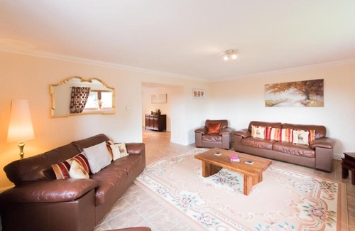 Perth House | Keepers Lodge with Hot Tub