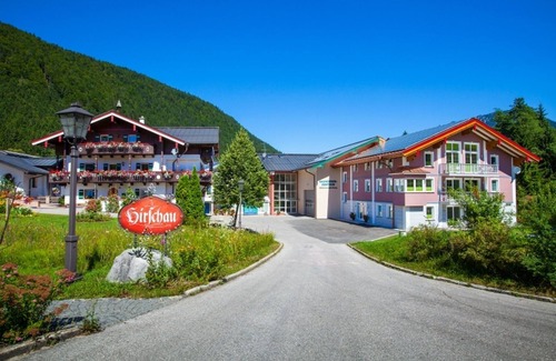 Bischofswiesen Apartment | Kehlstein, 1-2 Pers., 80 m², Schlafzimmer, Wohnzimmer, Kochnische, Badewanne, Dusche und WC, Terrasse