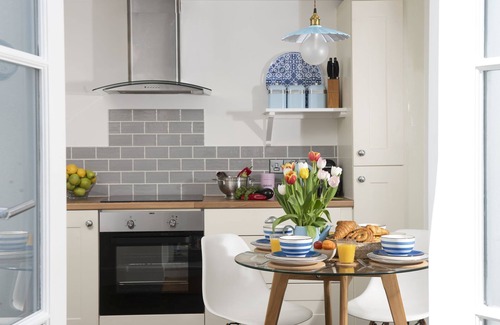 Mousehole Cottage | Keigwin Cottage - a cottage that sleeps 4 guests in 2 bedrooms