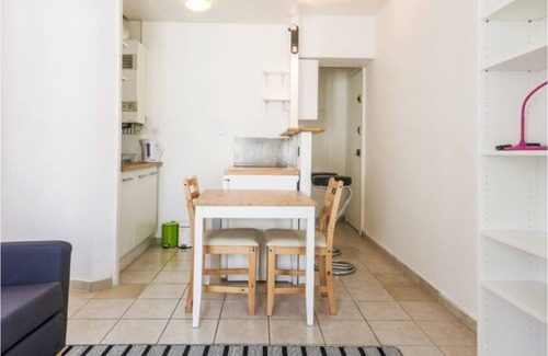 Quartier de la Roquette Apartment | Keller one bedroom in Bastille