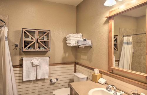 Kellogg Apartment | Kellogg Mtn Condo with Balcony Walk to Resort!
