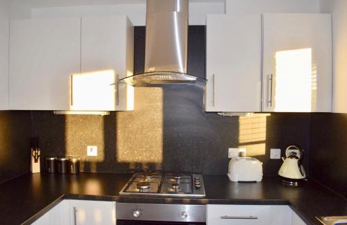 Falkirk Apartment | Kelpies Serviced Apartments Hamilton- 2 Bedrooms