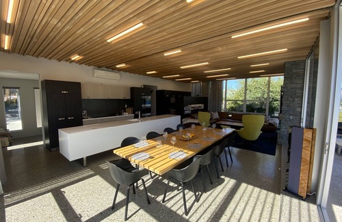 Kelvin Heights Villa | Kelvin Heights ultra modern luxurious house, exceptional lake and mountain views