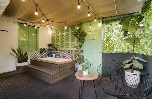 Hang Bac Villa | KemKayVilla w 5BR Bathtub RooftopViews 30s to HoanKiem Lake