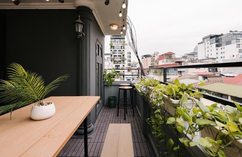 Hang Bac Villa | KemKayVilla w 5BR Bathtub RooftopViews 30s to HoanKiem Lake