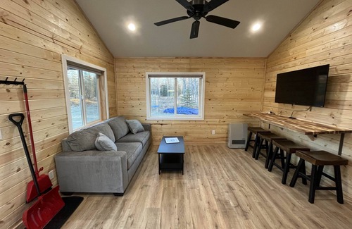 Kalifornsky Cabin | Kenai Adventure Cabins Bear 2/1