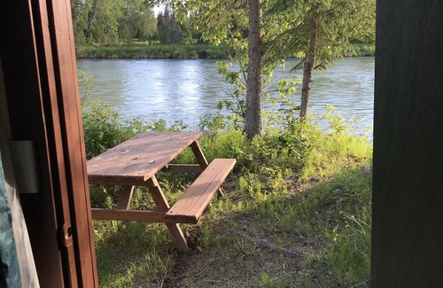 Soldotna House | Kenai River Fishing Cabin #4 20 feet from the riverbank!