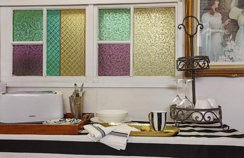 Kenilworth House | Kenilworth House offering 2 Suites