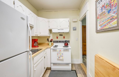 Kennebunk Apartment | Kennebunk Apartment w/Local Beach Access!