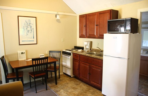 Kennebunk Hotel | Kennebunk Gallery Motel & Cottages