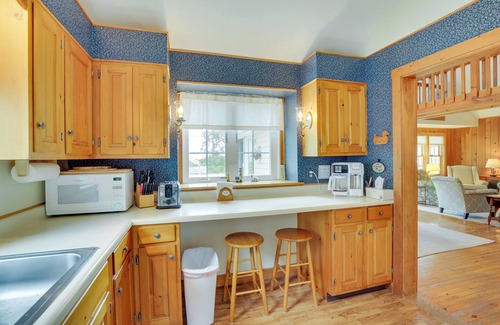 Kennebunkport Cottage | Kennebunkport Getaway w/Grill: Walk to Beach!