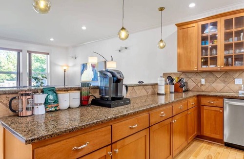 Kennydale House | Kennydale Family Friendly 4B|3B Modern Home| I405