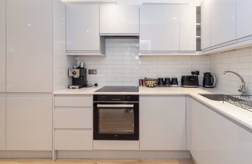 Kensington Apartment | Kensington 5-star Prime Location London Flat With Patio