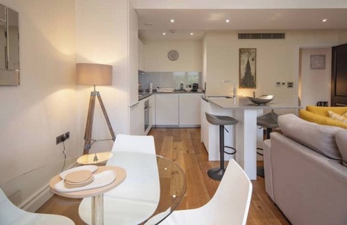 Abingdon Apartment | Kensington High Street One Bed Flat