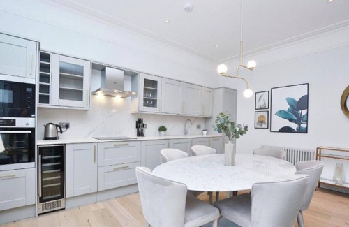 Brompton & Hans Town Apartment | Kensington Penthouse 4 Bedroom apartment