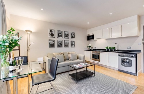 Brompton & Hans Town Apartment | Kensington Quality Superior Studio Ideal for Families