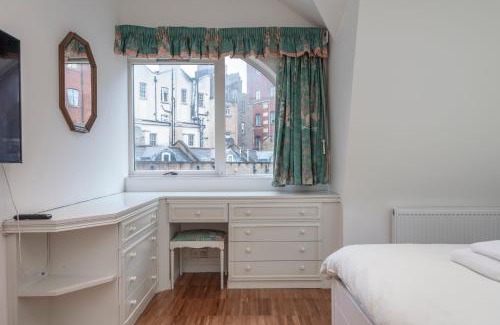 Westbourne Green Apartment | Kensington Tower