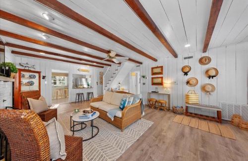 The Pines House | Kent street 54