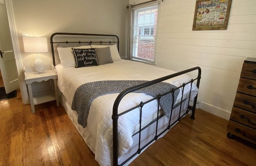 Wyandotte House | Kentucky bluebird central location, safe, clean
