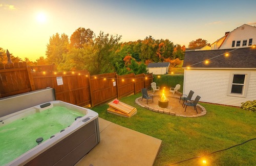 Springfield House | Kentucky Chill: Hot Tub & Fire Pit on Bourbon Trail
