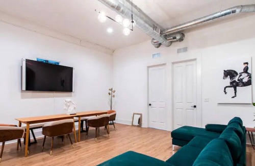 Shelby Park House | Kentucky Derby 2023 Cigar Lounge 4 large groups