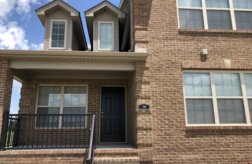 Lexington House | Kentucky Horse park, Newtown spring Change listing Preview listing