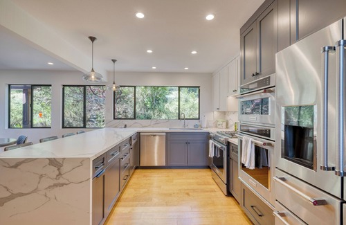 Kenwood House | Kenwood Vista by AvantStay | 7acres w/Pool, Fire Pit, Vineyard Views