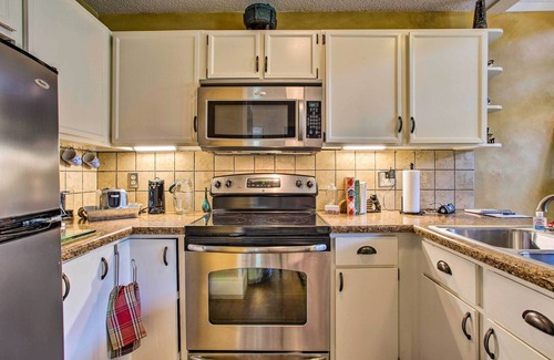 Salem Condo | Keowee Keys Home w/Mountains View & Lake Access!