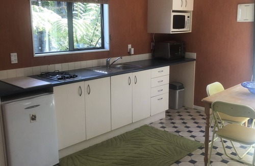 Kaiteriteri Cottage | Kereru Cottage- private self contained holiday cottage - Swimming Pool