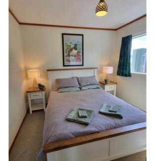 Whakamarama House | Kereru Cottage , rural B&B, Tauranga
