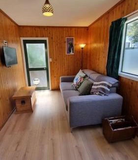 Whakamarama House | Kereru Cottage , rural B&B, Tauranga