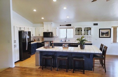 Kernville House | Kern River Retreat - Walk to River & Downtown! by RedAwning