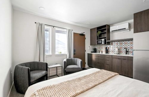 Kerns Apartment | Kerns Studio - Near Coffee Dining & Transit