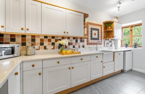 King's Stanley House | Kestrel Barn