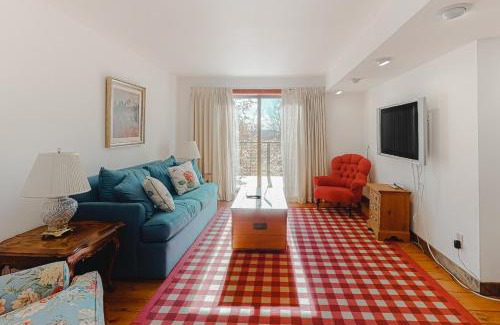 Ludlow Apartment | Kettle Brook G