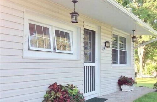 Penn Yan House | Keuka Lake Gem! Relax at our modern and cozy year-round lakefront home.