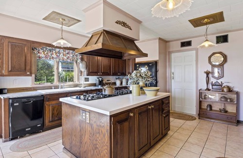 Penn Yan House | Keuka Lake | Lake Access | 16 Guests | Kayaks